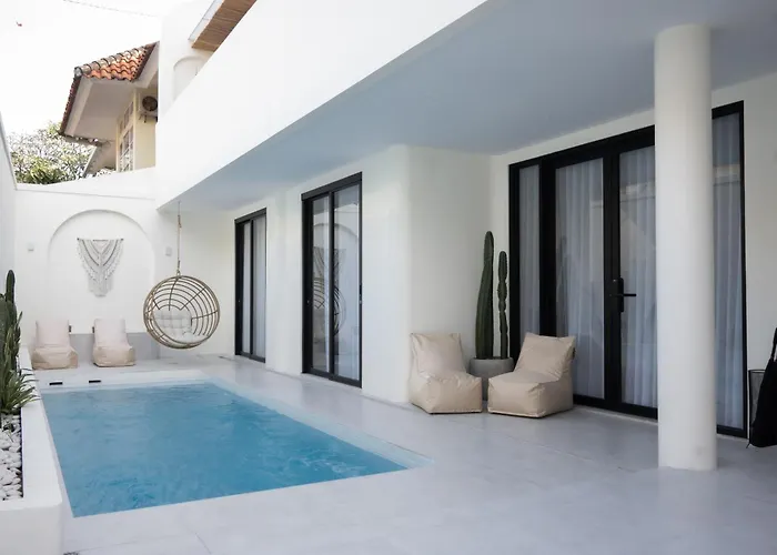 Casa Z - Seminyak 3Br Villa With Private Pool
